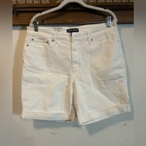 DKNY Jeans women's mid-rise denim Bermuda shorts White Size 12  (1329)